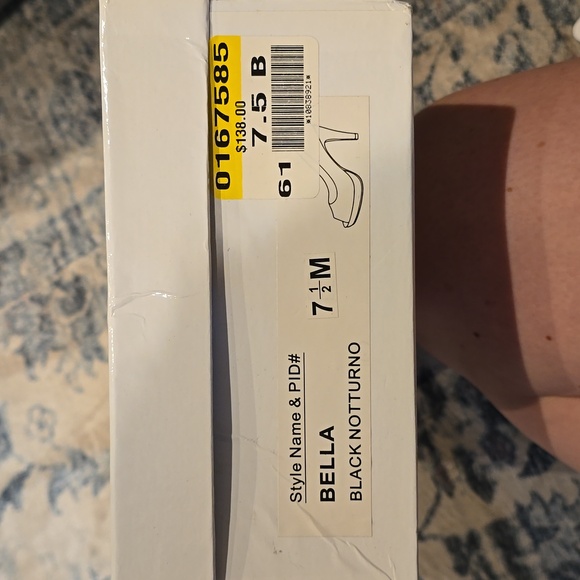 Black sparkle peep toe. - Picture 2 of 9